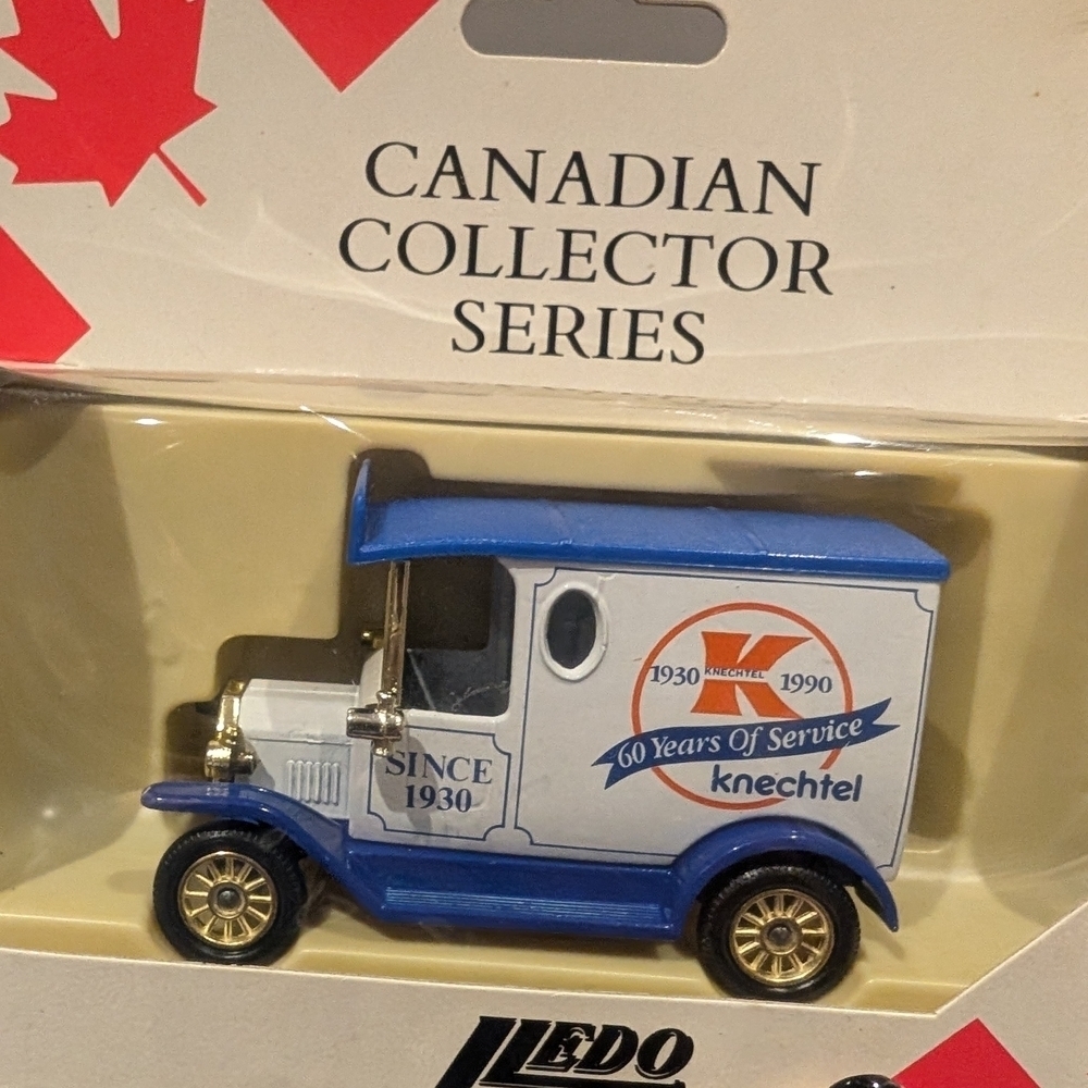 Lledo Canadian Collector Series Model Car - Picture 4 of 6